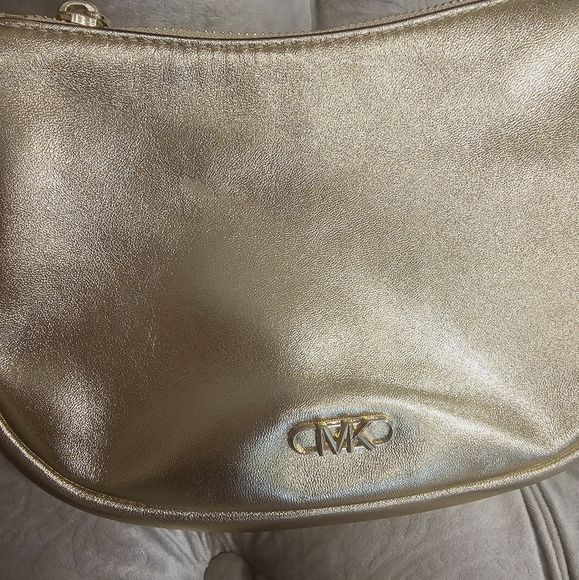 NEW MK Michael kors hand bag in gold - Picture 5 of 9
